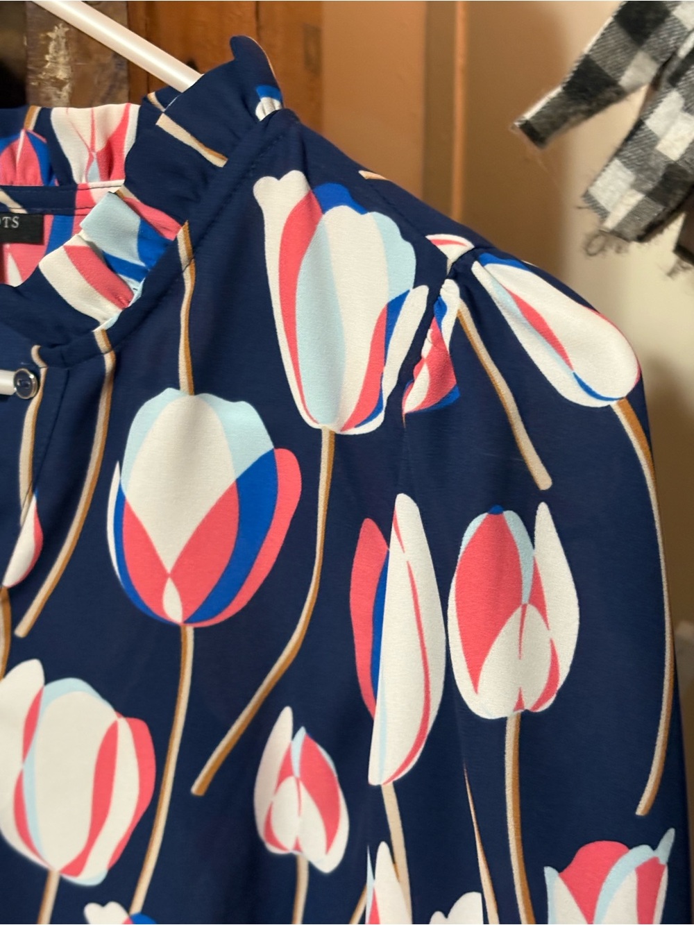 Talbots Ruffle Trim Popover Tulips - Picture 7 of 9